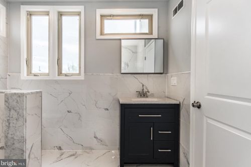 2037 Lawrence St, Philadelphia PA 19120-1828 exterior