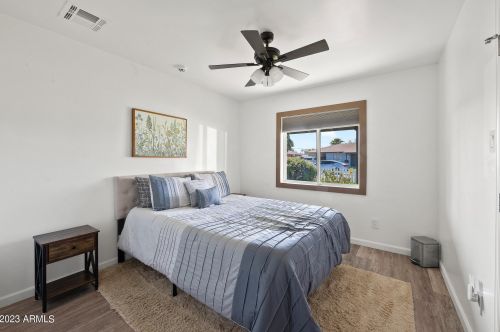 2152 Clarendon Ave, Phoenix AZ 85033-4120 exterior