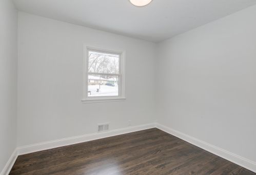 216 Hawes Ave, Saint Paul MN  55126-6232 exterior