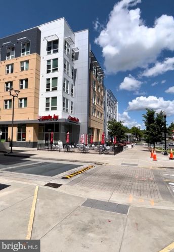 3200 28th St, Alexandria VA 22302-1301 exterior