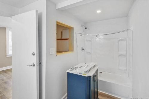 37 Commerce Ave, Killingly CT 06239-2804 exterior