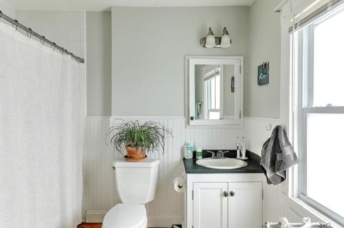 69 Arnold St, Providence RI 02906-1065 exterior