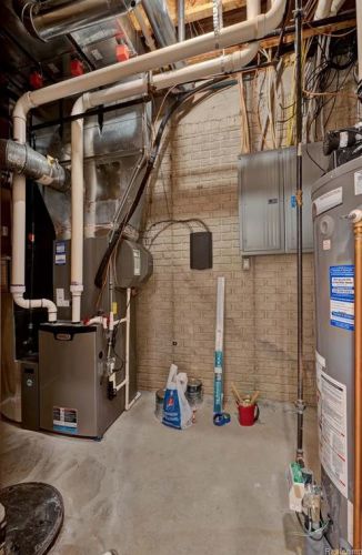 855 Bennaville Ave, Bham MI  48009-3668 exterior