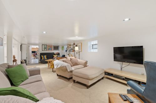 3448 Ridgeway Ave, Chicago IL 60659-1117 exterior