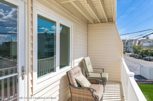 7 Gdn Way, Locust NJ 07760-2213 exterior