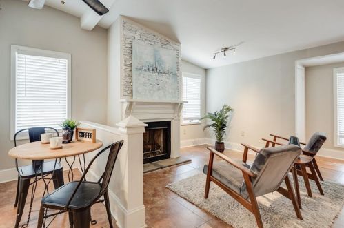 2386 Bynum Rd, Atlanta GA 30319-3908 exterior