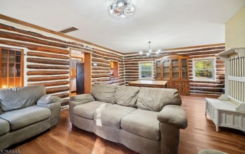 10 Poplar Grove Ter, West Milford Lakes NJ  07480-4006 exterior