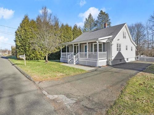 44 New Place St, Wallingford CT  06492-2237 exterior