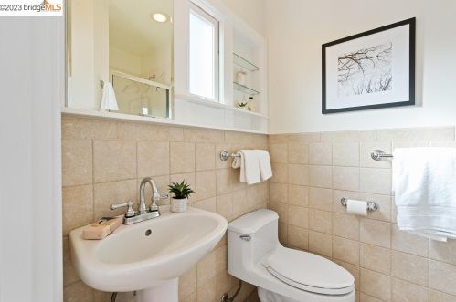 1514 Blake St, Berkeley CA 94703-1805 exterior