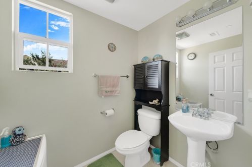 15231 Calverton Way, Tustin CA  92782-1737 exterior