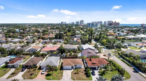 508 99 Ave, Naples FL 34108-2228 exterior