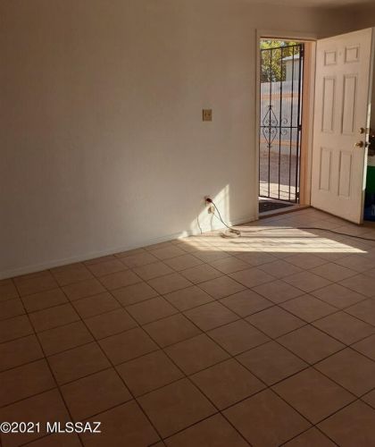 2545 Flanwill Blvd, Tucson AZ 85716-2495 exterior