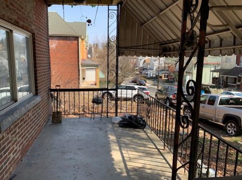 135 Zara St, Pittsburgh, PA 15210-2065