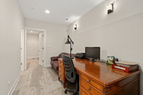 641 Bowen Ave, Chicago IL  60653-2824 exterior