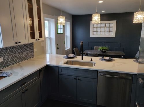 10814 Eberhart Ave, Chicago IL 60637-2403 exterior