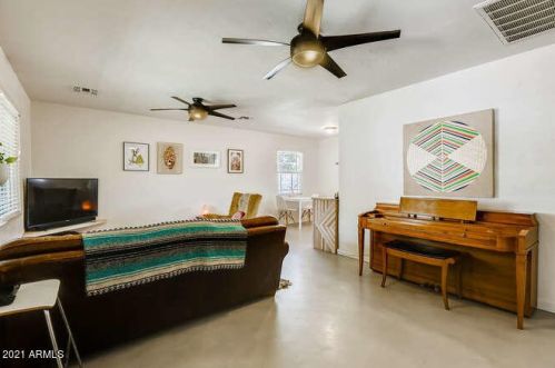 4233 17 Ave, Phoenix AZ 85027-5308 exterior