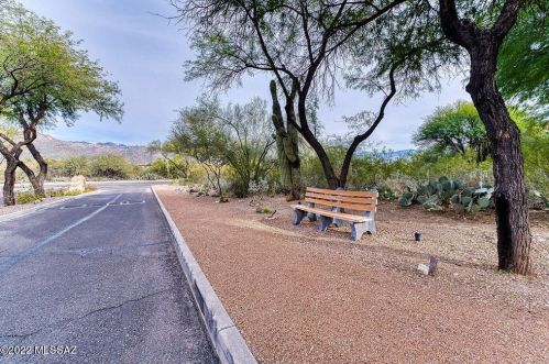 5751 Kolb Rd, Tucson AZ  39204-0871 exterior