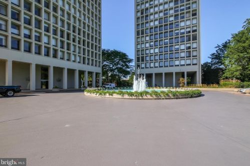 200 Locust St, Philadelphia PA  19106-3915 exterior