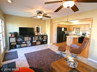 5016 Finsbury Rd, Baltimore MD  21237-5016 exterior