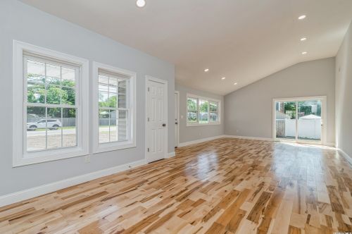 22 Albany Ave, Babylon, NY 11704-1702