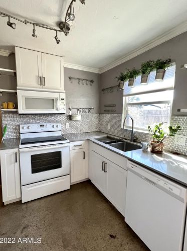 3002 22nd St, Phoenix AZ  85016-7808 exterior