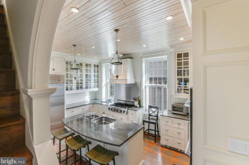 5800 Greene St, Philadelphia PA  19144-2704 exterior