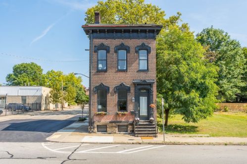 1426 Chateau St, Pittsburgh PA 15233-1242 exterior