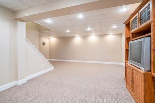 100 Thornberry Dr, Pittsburgh PA 15237-3349 exterior