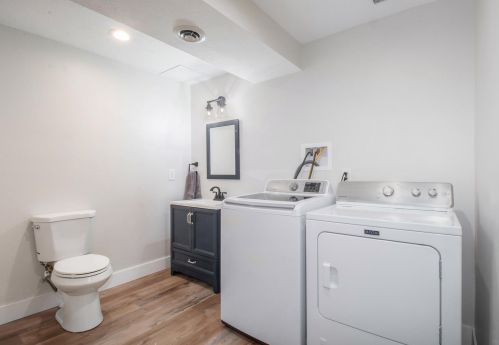 8401 Interlochen St, Kalamazoo MI  49009-3931 exterior