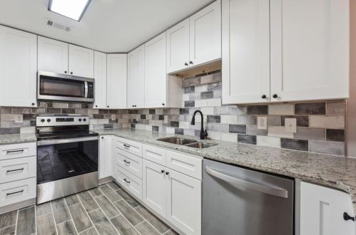 810 Powder Spg St, Smyrna GA 30080-3420 exterior