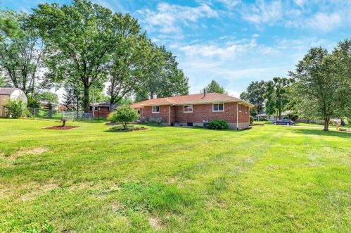 8820 Anaconda Dr, Saint Louis MO 63126-2301 exterior