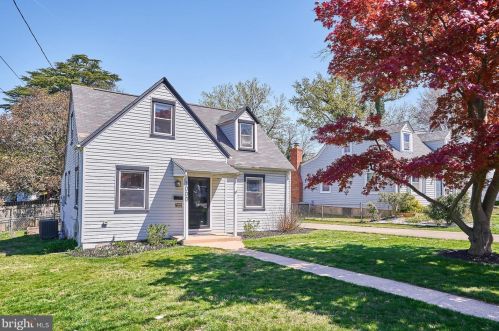 1000 Crawford Dr, Rockville MD  20851-1605 exterior