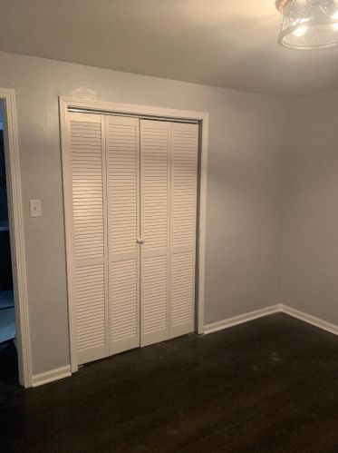 9319 Cregier Ave, Chicago IL 60617-3631 exterior