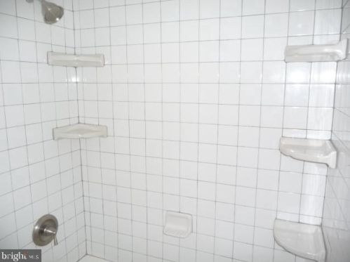 324 18 St, Philadelphia PA 19140-1014 exterior