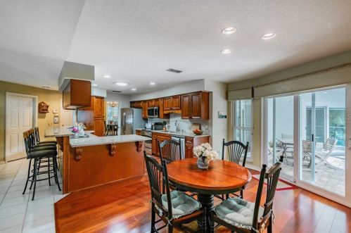 11506 Louvre Pl, Tampa FL 33617-2447 exterior