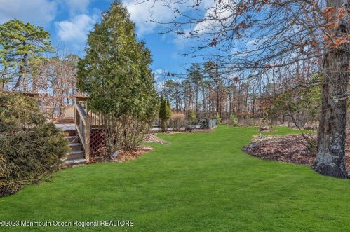 33 Jefferson Ct, Jackson Twp NJ  08527-5159 exterior