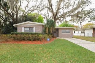 302 Floral Dr, Tampa FL  33613-1816 exterior