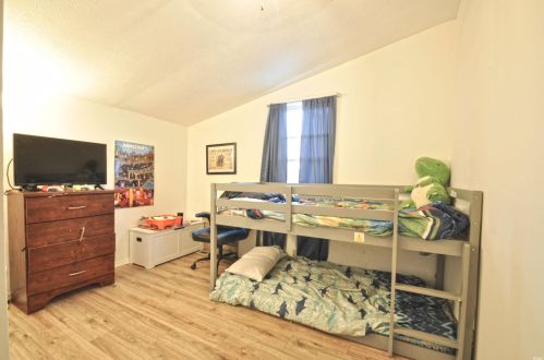 214 Lawrence St, Mishawaka IN 46545-6123 exterior