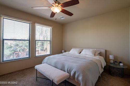 150 Castlefield Cir, Tucson AZ  85704-5783 exterior