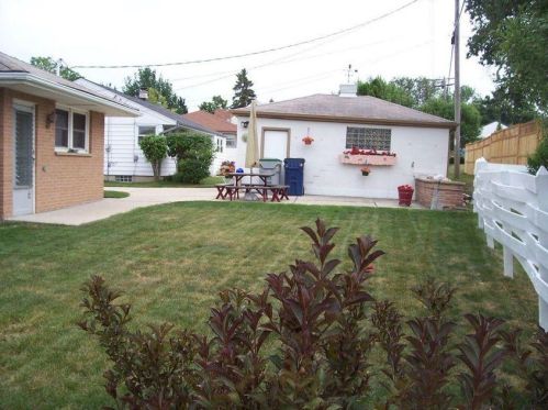 2719 61st St, Milwaukee, WI 53210-2109