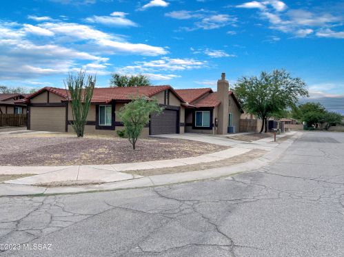 1767 Linden St, Tucson, AZ 85719-3736