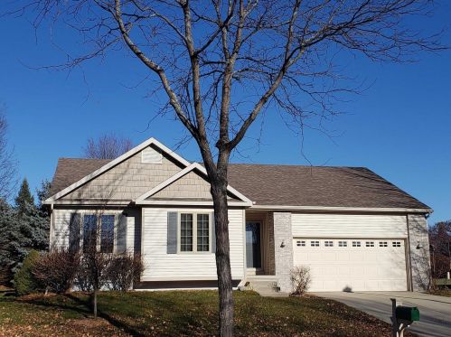 541 Aztalan Dr, Madison, WI 53718-3206