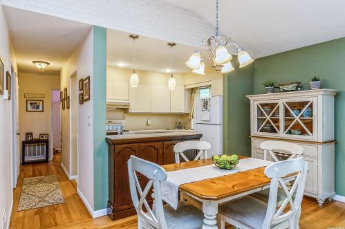 37 Evelyn Dr, Commack NY 11725-3822 exterior