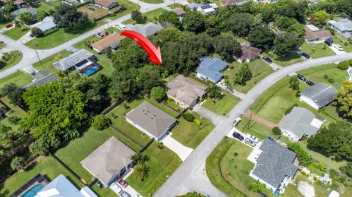 534 Sagamore Ter, Fort Pierce FL 34983-1240 exterior