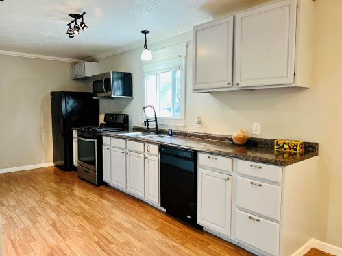 5007 Keyes Dr, Kalamazoo MI  49004-1572 exterior