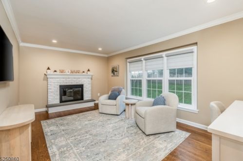 13 Larch Dr, Chester NJ  07930-2607 exterior