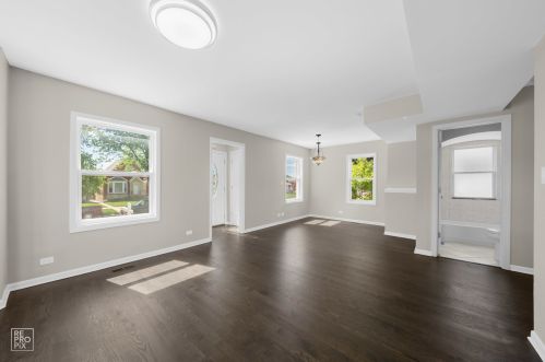 3847 Oriole Ave, Chicago, IL 60634-2120