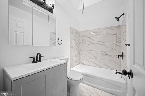 2416 Wainwright St, Camden NJ 08104-2650 exterior