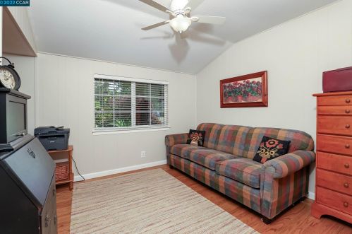 4031 Burbank Dr, Concord CA 94521-1024 exterior