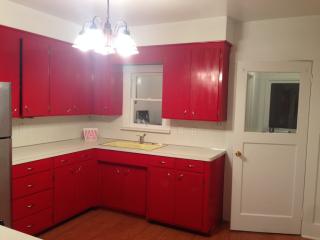 8439 9th Ave, Seattle WA  98106-2512 exterior